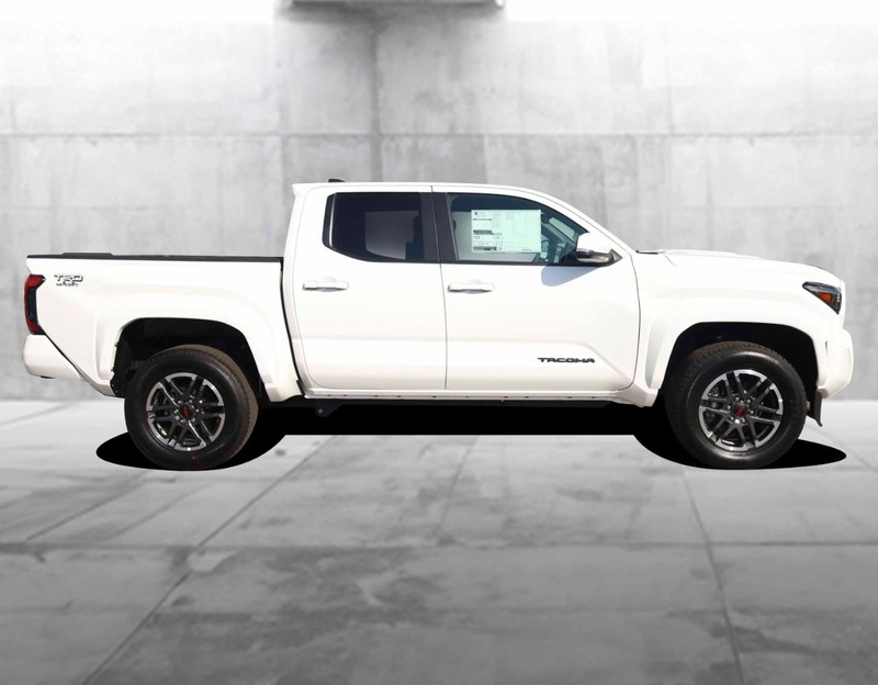 Toyota Tacoma 4WD Vehicle Image 05