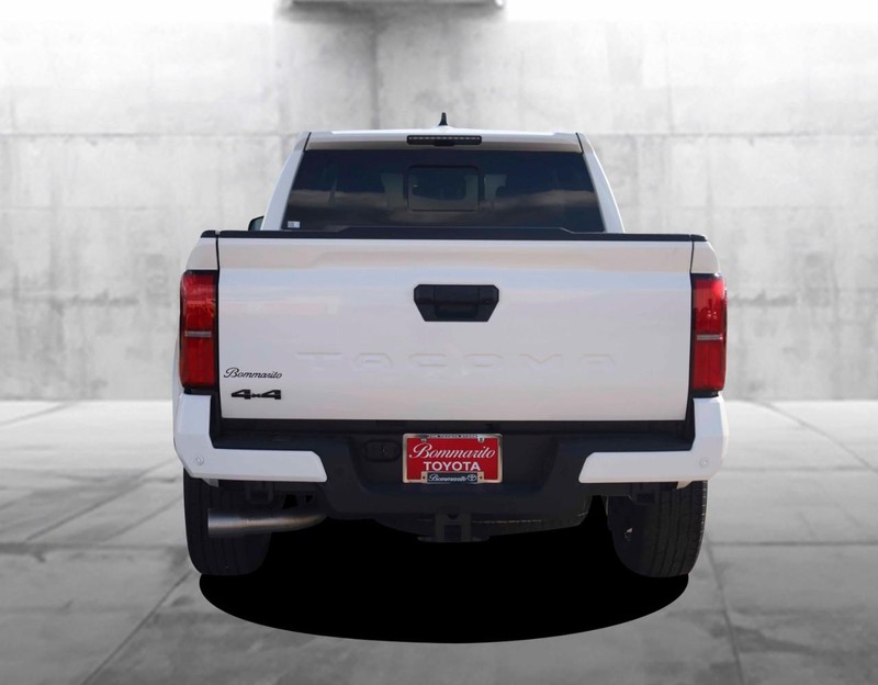Toyota Tacoma 4WD Vehicle Image 06