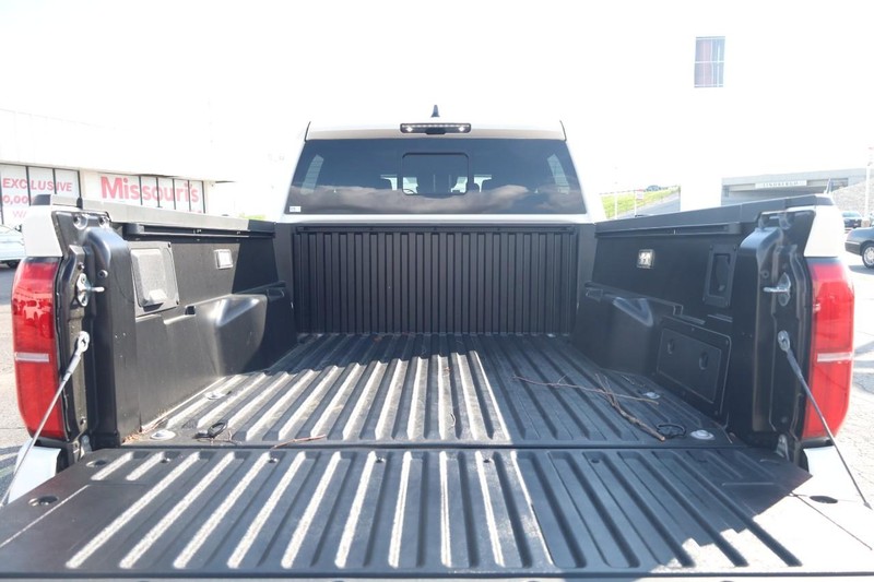 Toyota Tacoma 4WD Vehicle Image 07