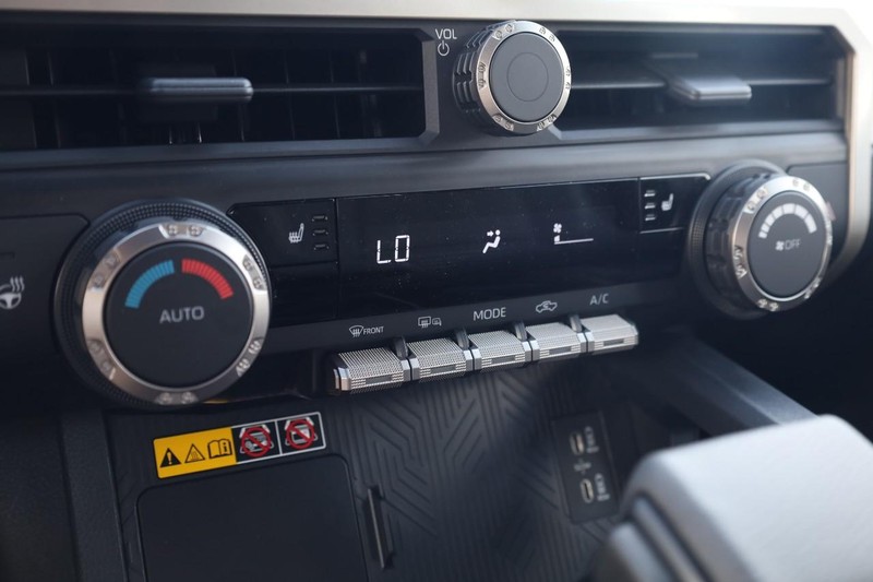 Toyota Tacoma 4WD Vehicle Image 13