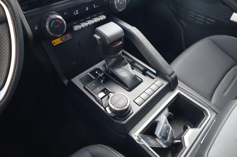 Toyota Tacoma 4WD Vehicle Image 16