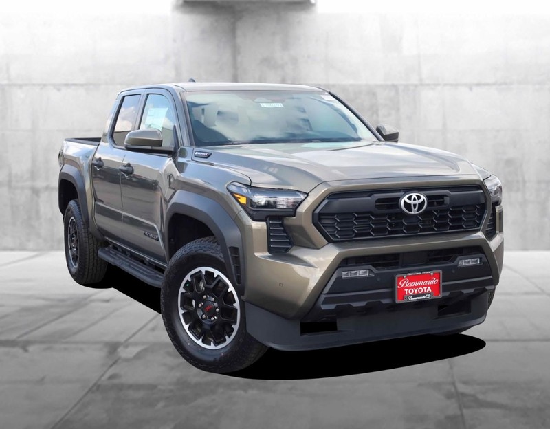Toyota Tacoma 4WD Vehicle Image 02