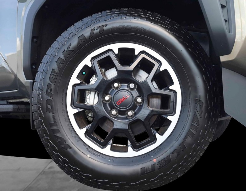 Toyota Tacoma 4WD Vehicle Image 03