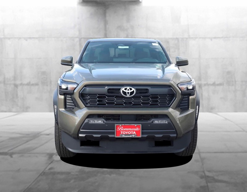 Toyota Tacoma 4WD Vehicle Image 04