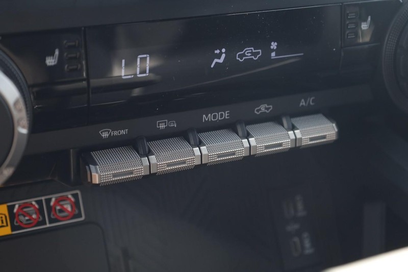 Toyota Tacoma 4WD Vehicle Image 14