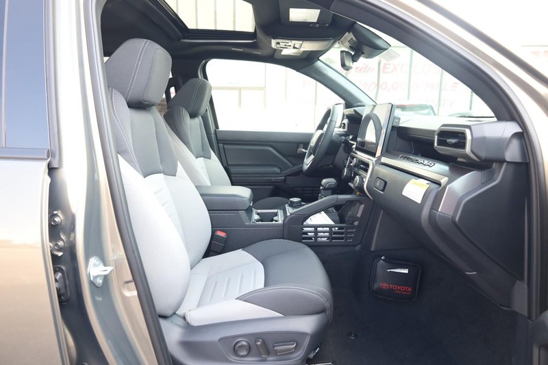 Toyota Tacoma 4WD Vehicle Image 26