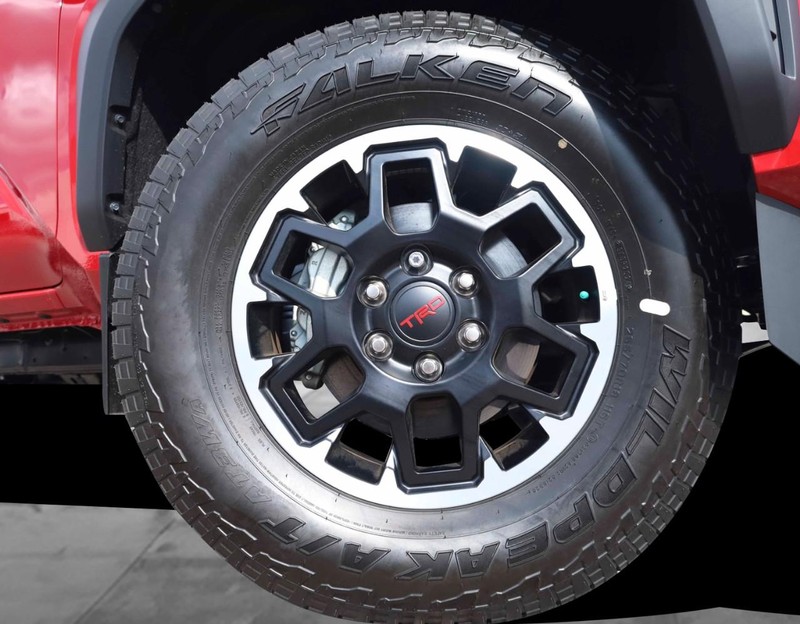 Toyota Tacoma 4WD Vehicle Image 03