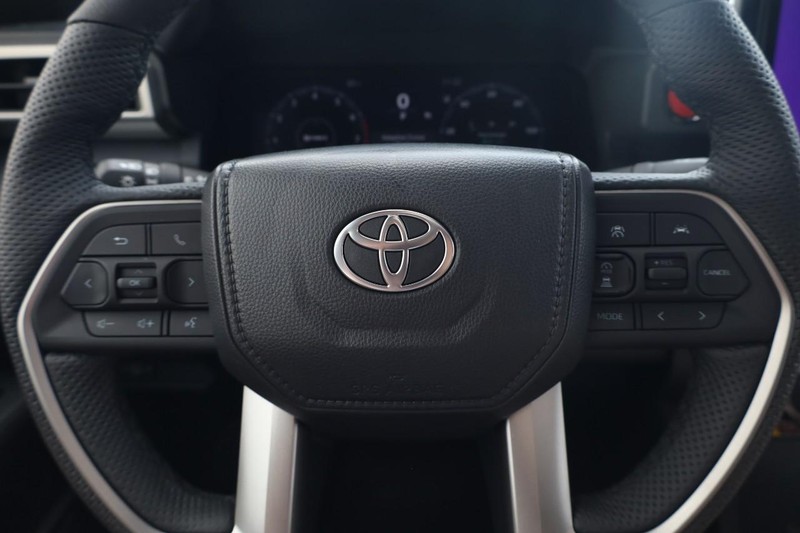 Toyota Tacoma 4WD Vehicle Image 08