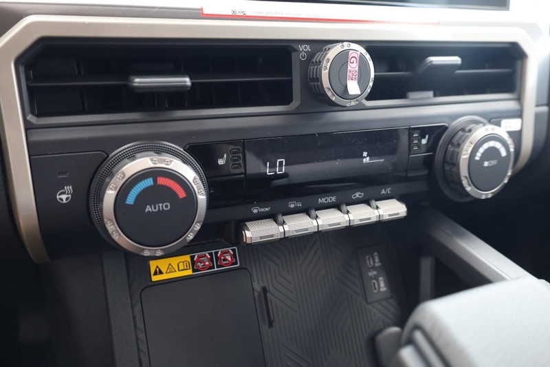 Toyota Tacoma 4WD Vehicle Image 13