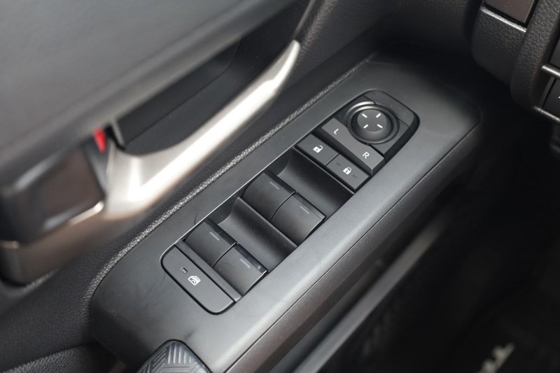 Toyota Tacoma 4WD Vehicle Image 18