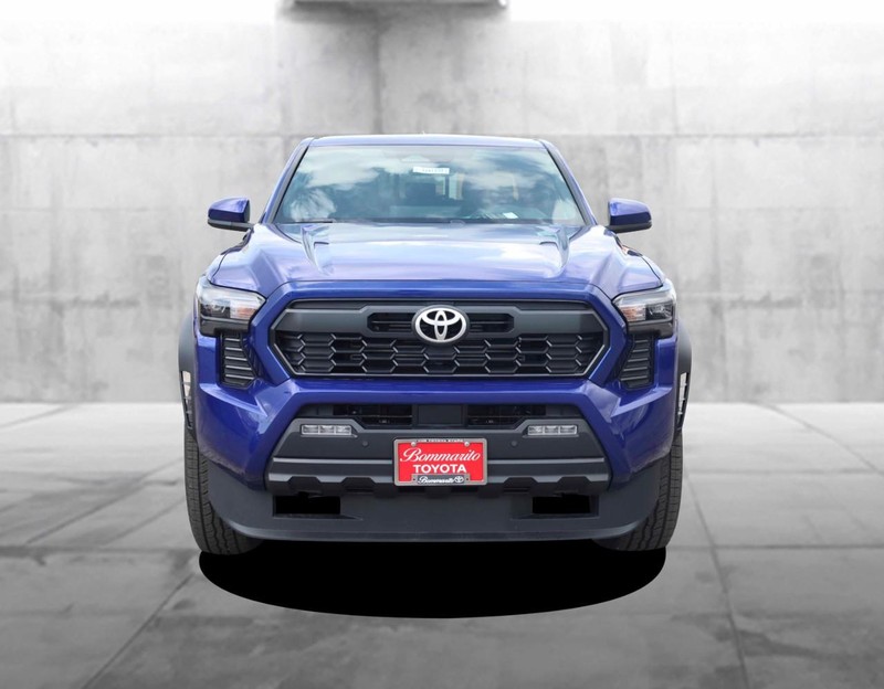 Toyota Tacoma 4WD Vehicle Image 04