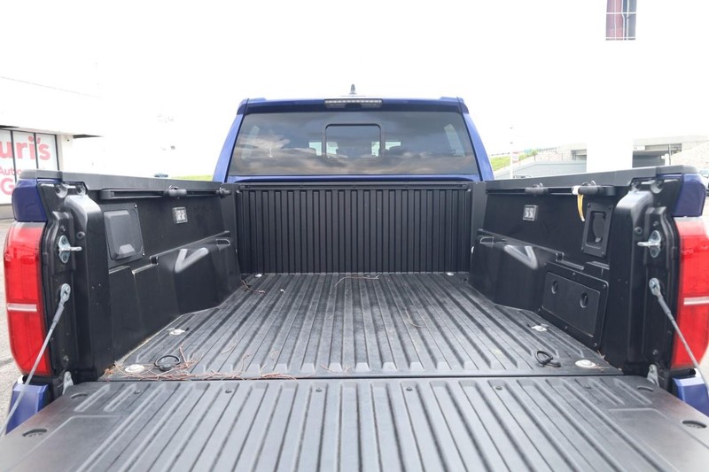 Toyota Tacoma 4WD Vehicle Image 07