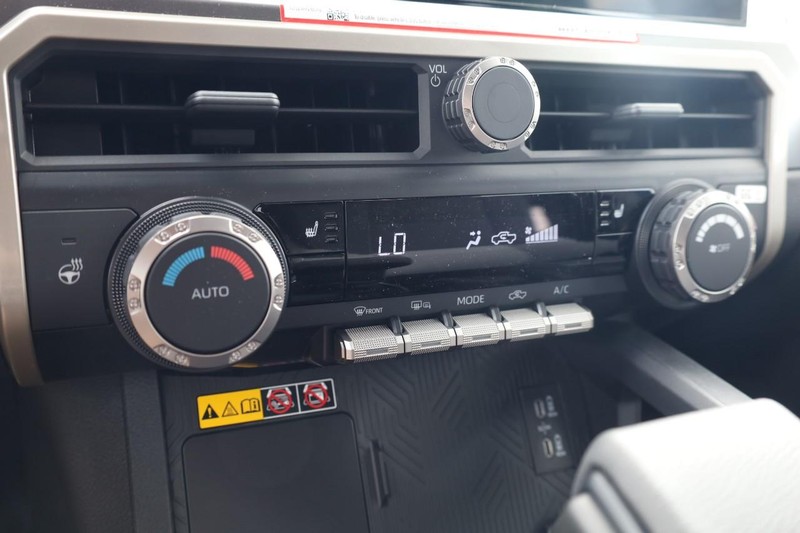 Toyota Tacoma 4WD Vehicle Image 13