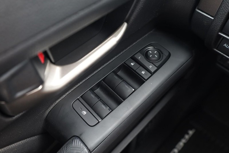 Toyota Tacoma 4WD Vehicle Image 18