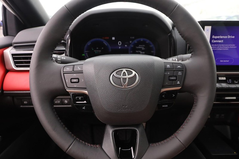 Toyota Camry Vehicle Image 10