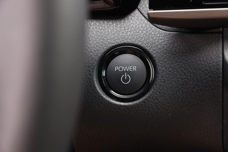 Toyota Camry Vehicle Image 16