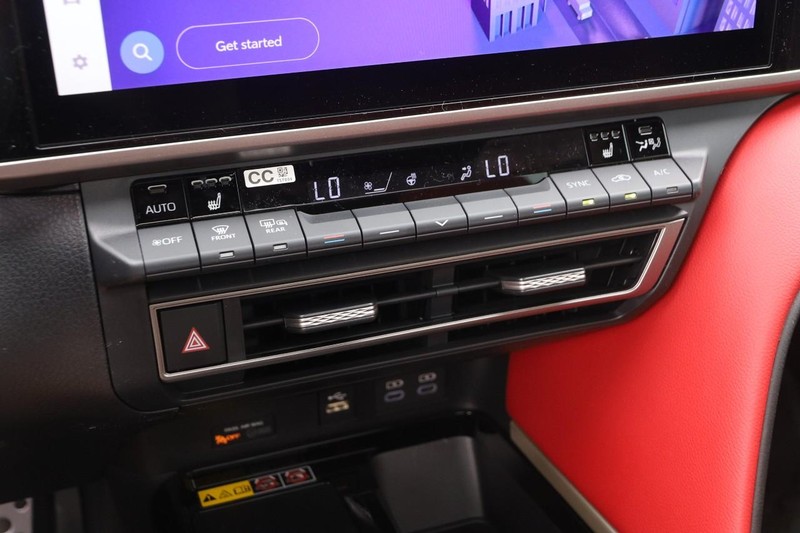 Toyota Camry Vehicle Image 17
