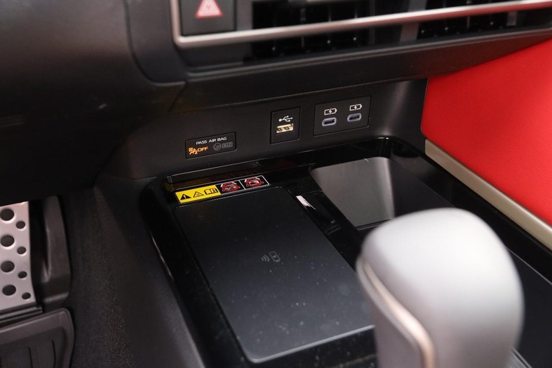 Toyota Camry Vehicle Image 18