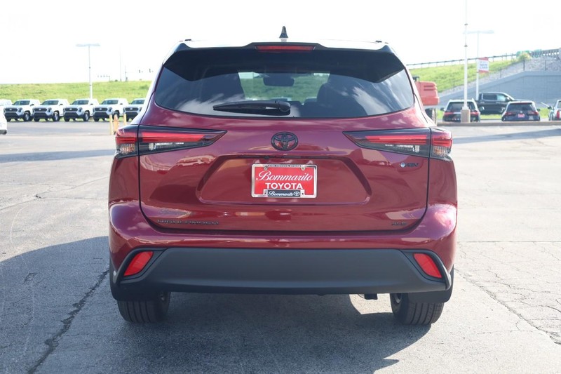 Toyota Highlander Vehicle Image 05