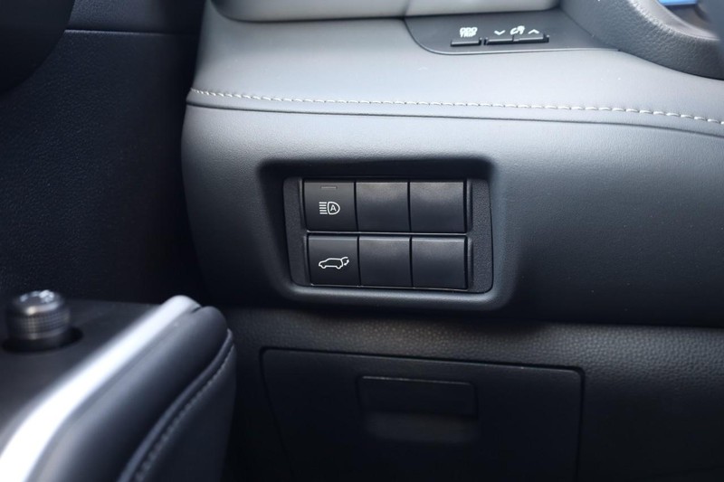Toyota Highlander Vehicle Image 16