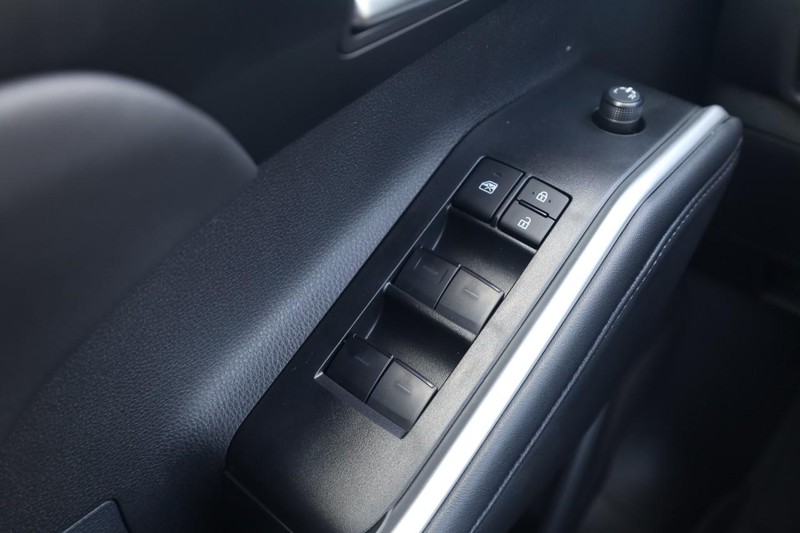 Toyota Highlander Vehicle Image 17