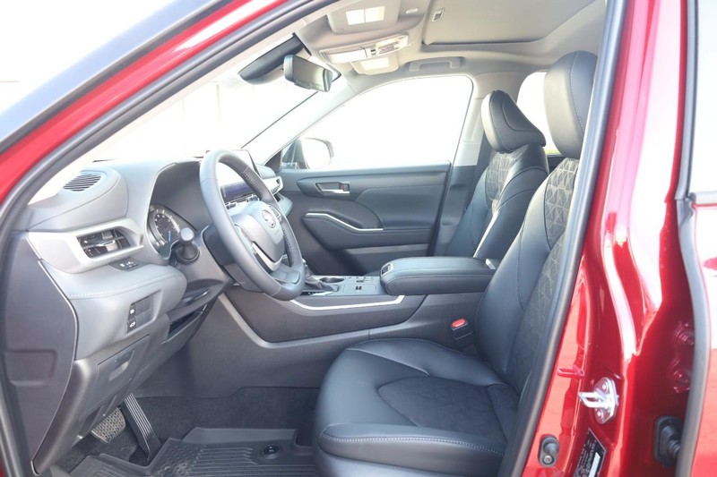Toyota Highlander Vehicle Image 22