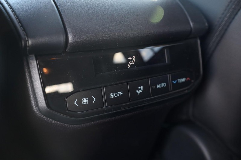 Toyota Highlander Vehicle Image 25