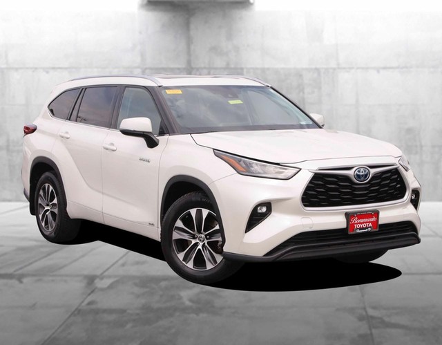 Used 2020 Toyota Highlander XLE with VIN 5TDGBRCHXLS507522 for sale in Hazelwood, MO