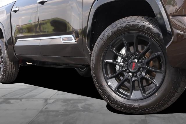 Toyota Tundra 4WD Vehicle Image 03