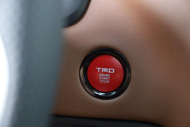 Toyota Tundra 4WD Vehicle Image 15