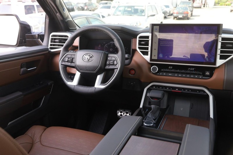 Toyota Tundra 4WD Vehicle Image 23