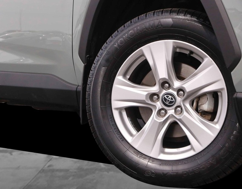 Toyota RAV4 Vehicle Image 03