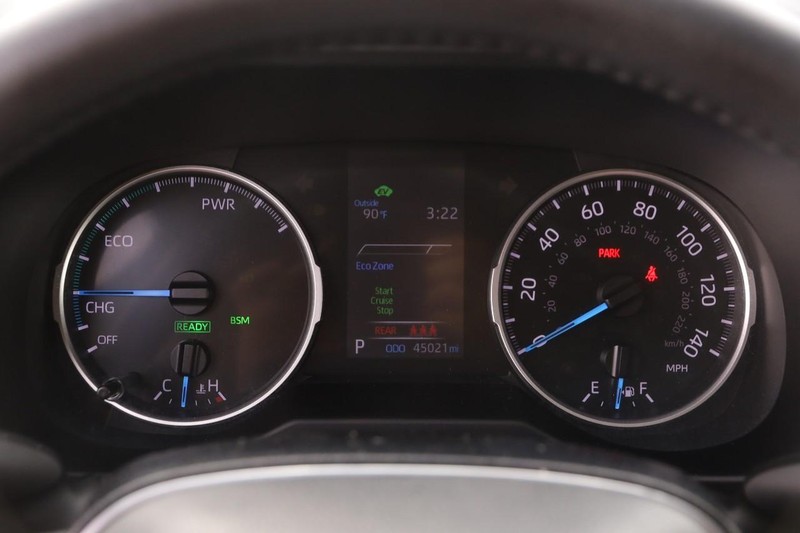 Toyota RAV4 Vehicle Image 13