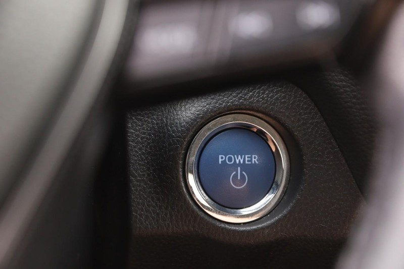 Toyota RAV4 Vehicle Image 14