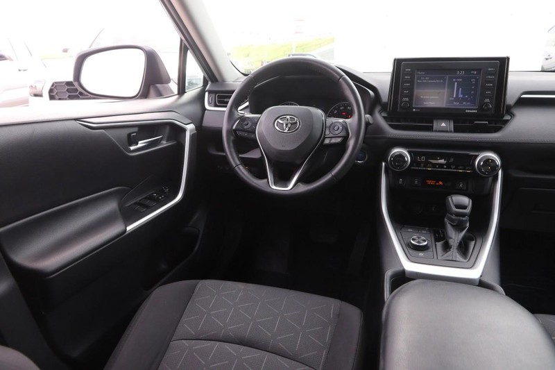 Toyota RAV4 Vehicle Image 21