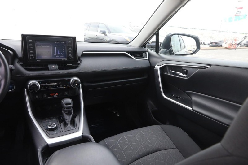 Toyota RAV4 Vehicle Image 24