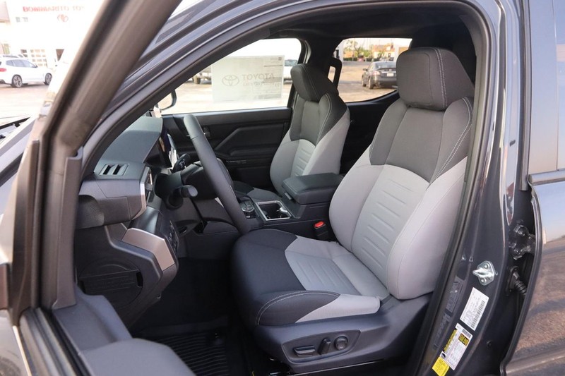 Toyota Tacoma 4WD Vehicle Image 09