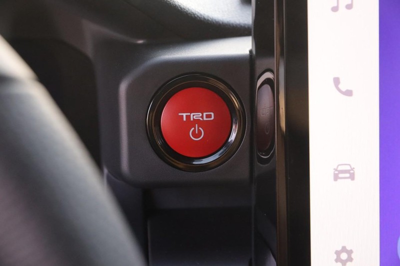 Toyota Tacoma 4WD Vehicle Image 15