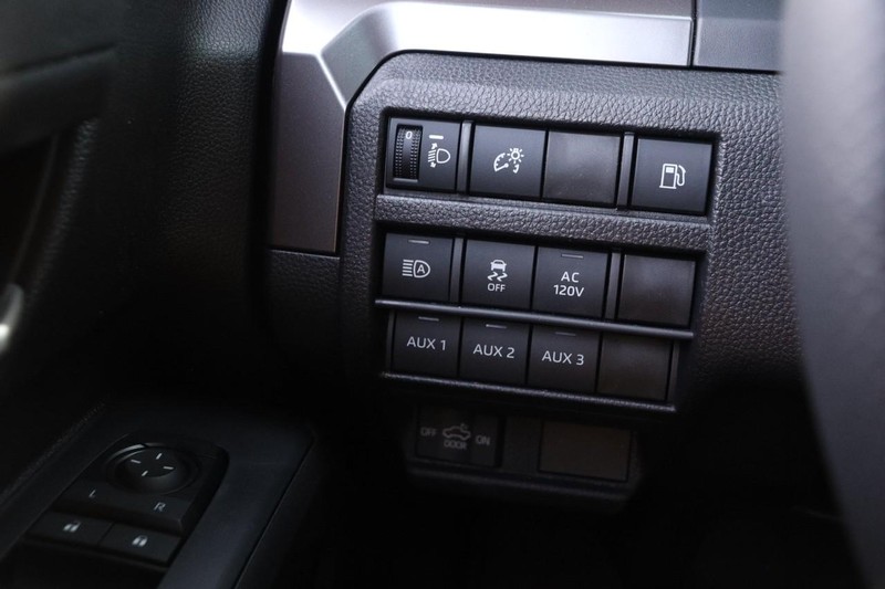 Toyota Tacoma 4WD Vehicle Image 21