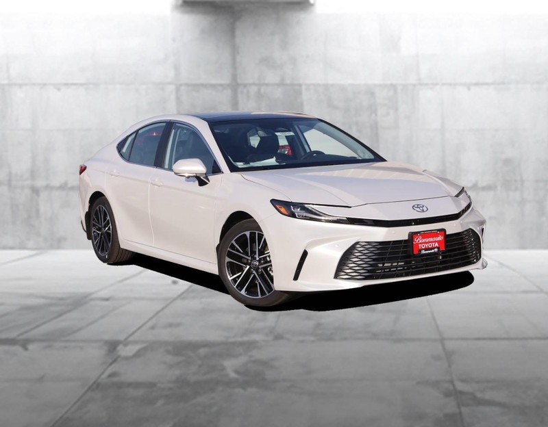 Toyota Camry Vehicle Image 02
