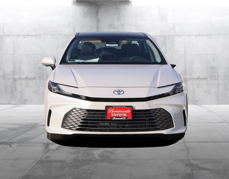 Toyota Camry Vehicle Image 04