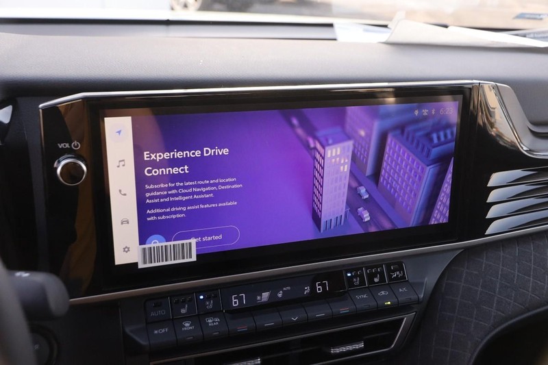 Toyota Camry Vehicle Image 16