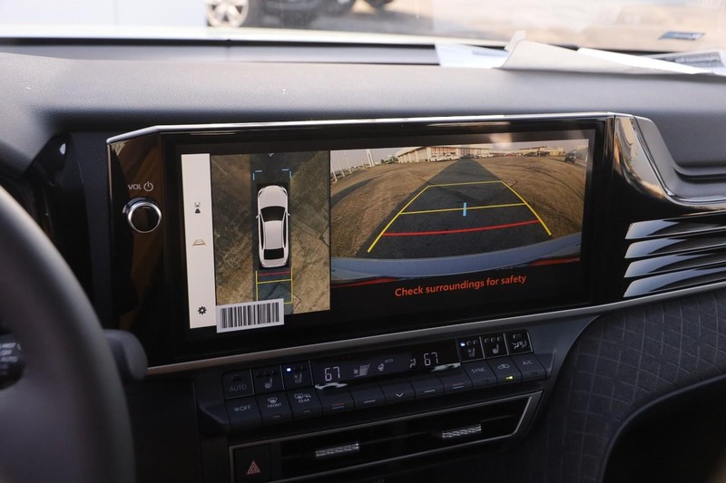 Toyota Camry Vehicle Image 17