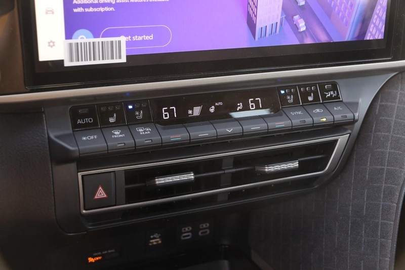 Toyota Camry Vehicle Image 18