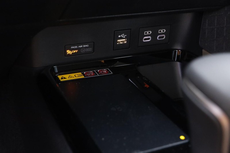 Toyota Camry Vehicle Image 19