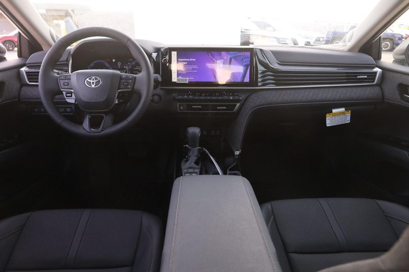 Toyota Camry Vehicle Image 22