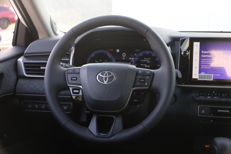 Toyota Camry Vehicle Image 24