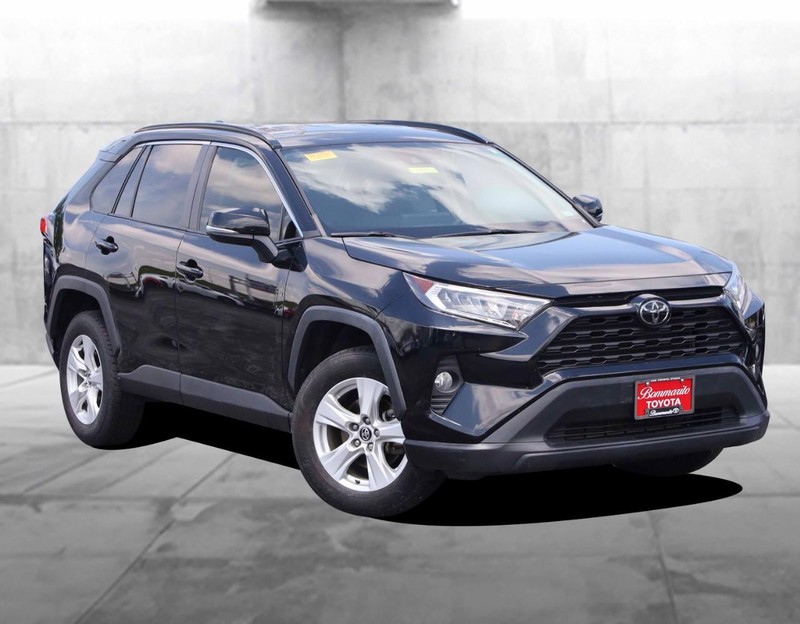 Toyota RAV4 Vehicle Image 02