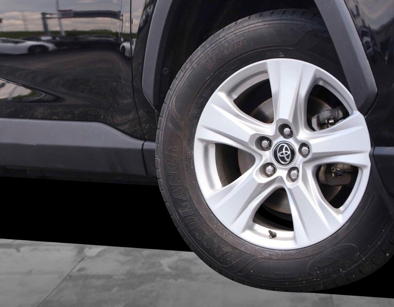 Toyota RAV4 Vehicle Image 03