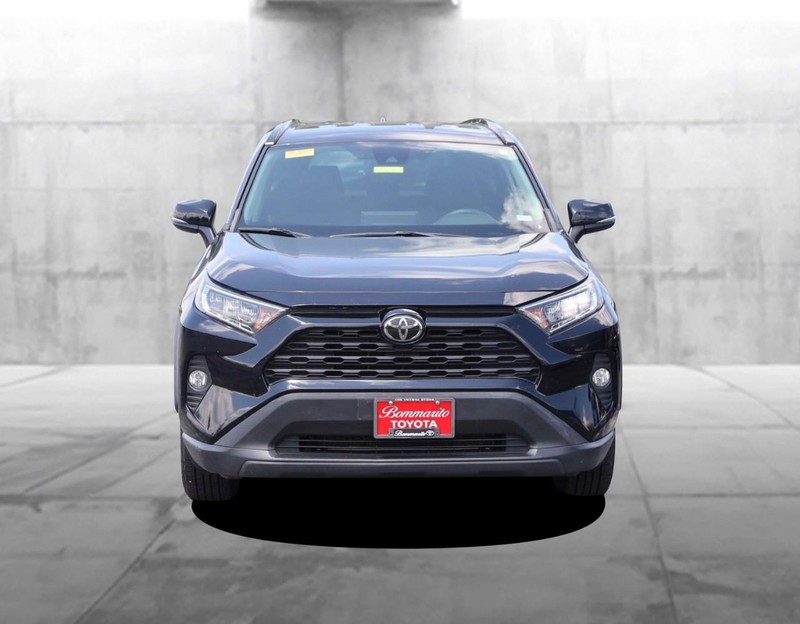 Toyota RAV4 Vehicle Image 04